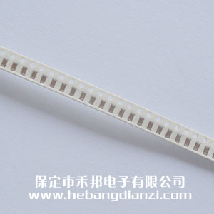 820PF 1206貼片電容